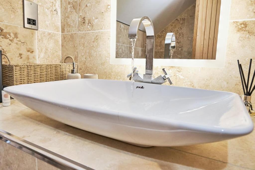 The Chase, Luxury Hot Tub Retreat, Pets Welcomed Dipton Exterior photo